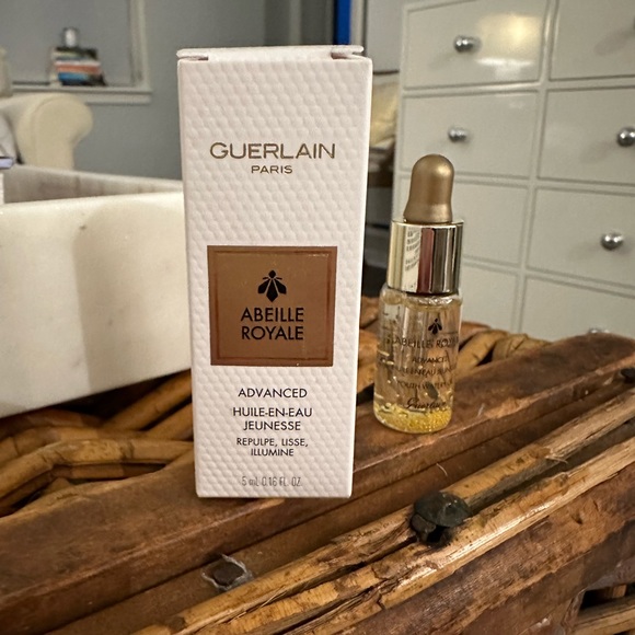 Guerlain Abeille Royale Advanced Youth Watery Oil 5ml/0.16floz. Travel Size New - Picture 1 of 1